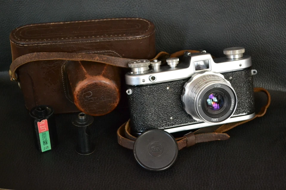 SERVIDO! Câmera rara FED Zarya (Zaria) telêmetro vintage 35mm Industar-26M - Imagem 1 de 4