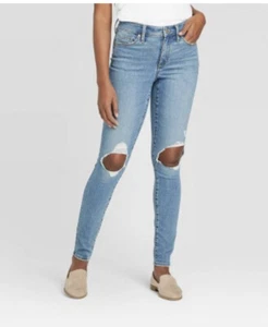 **NWT- Women’s High-rised Distressed Skinny Jeans 👖 SZ- 6** - Picture 1 of 5