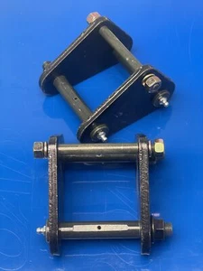 Pair Anti Inversion Greaseable Shackles for Toyota Land Cruiser 81-90 FJ40 FJ60 - Picture 1 of 4