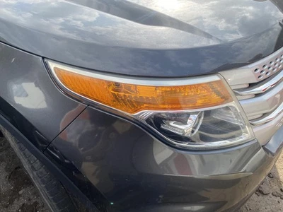 Conjunto de faros derechos usados se adapta a: Ford Explorer 2015 base halógeno sin policía p Foto 1 de 4