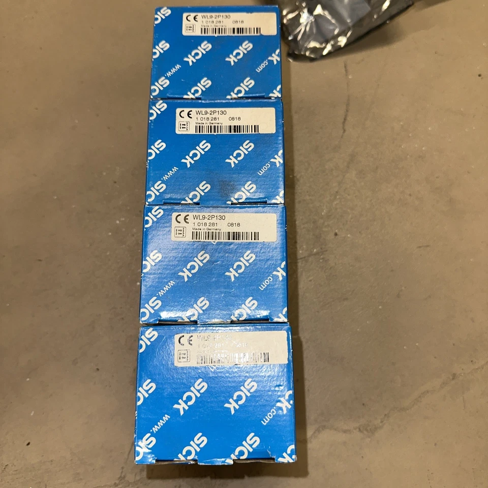 Sick WL9-2P130 Photoelectric Reflex Switch Sensor NEW - Image 1 of 1