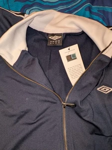 Umbro Trainingsanzug dunkelblau Retro Style XL nagelneu mit Etikett - Bild 1 von 10