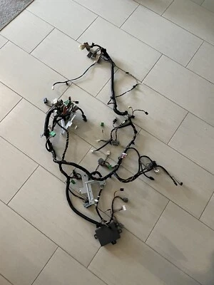 Arnés de cableado de tablero Aston Martin Vantage usado OEM Aston Martin Vantage CG43-14401-BD LHD Foto 1 de 2