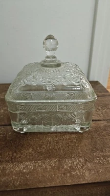 Tiara Indiana Glass Clear Honey Bee Hive Splayed Feet Candy Dish with Cover RARE - Image 1 of 4