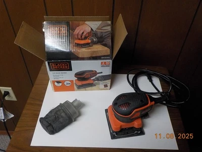 Black and Decker corded one quarter Sheet Sander, black and orange - Image 1 of 4
