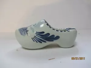 VINTAGE DELFT BLUE HANDPAINTED PORCELAIN WOODEN SHOE ASHTRAY WINDMILL DESIGN - Picture 1 of 4