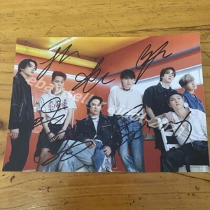 Foto de grupo firmada autografiada por Jung Kook V JIN JIMIN RM SUGA J-Hope 5*7 G - Imagen 1 de 1