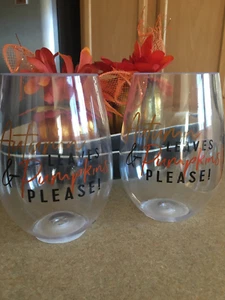 Autumn Leaves & Pumpkins | Stemless Wine Glass | Plexiglass - Picture 1 of 3