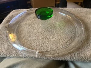 VINTAGE THEREESIENTHAL GLASS LID WITH GREEN KNOB - Picture 1 of 9