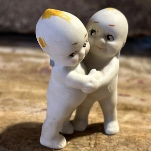 Kewpie Mini Figurine Antique Rose O'Neill 2.5" Bisque Hugging Friends Pair - Picture 1 of 11