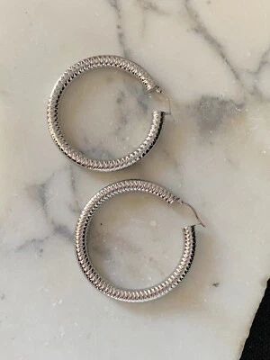 Pendientes de aro acolchados grandes de acero inoxidable Foto 1 de 4