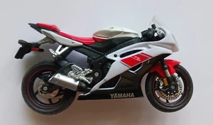Yamaha YZF-R6 Motorcycle, 1:18 Scale Die Cast & Plastic Maisto Sport Bike. - Picture 1 of 10