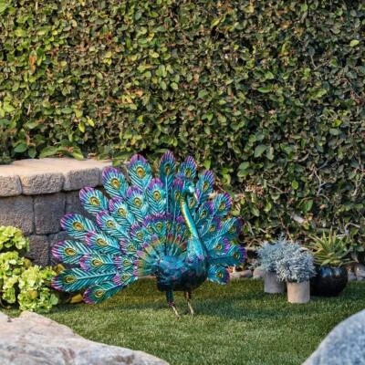 Estatua de patio extendida cola de pavo real 23" de alto decoración exterior metálico multicolor Foto 1 de 4