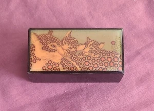Caja de baratijas de guepardo de plástico vintage - 2 pulgadas - Imagen 1 de 7