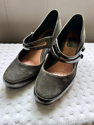 Clark’s 泵  — 第 1/4 张图片