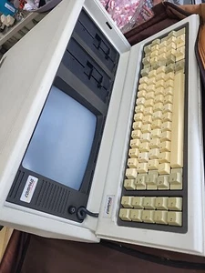 COMPAQ COMPUTER VINTAGE PORTABLE DESKTOP / POWERS ON SN. 1504051370 - Picture 1 of 11