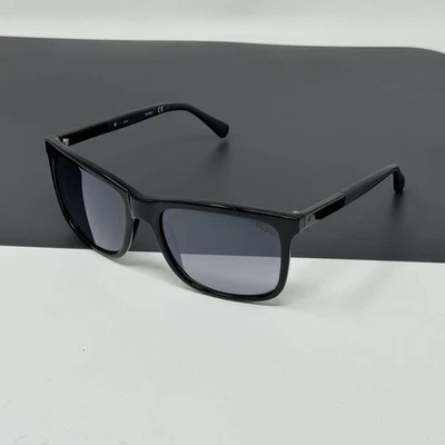 Gafas de sol unisex para adultos Guess GU6861 01C cuadradas transparentes degradadas al humo 58-18-140 Foto 1 de 4