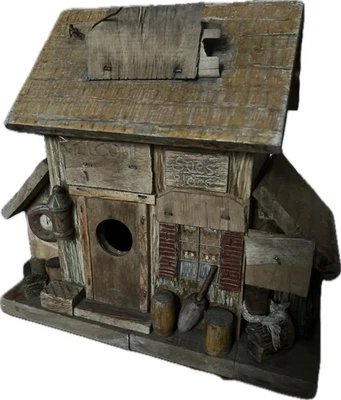 Casa de pájaros de madera hecha a mano para decoración de campo rústica bien construida para jardín al aire libre Foto 1 de 4