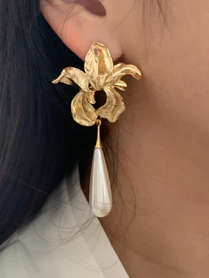 Floral Long Pearls Earrings Bridal Earrings Gold Plated 925 Silver Earrings - Image 1 of 4