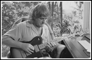 Imagen de lienzo de algodón autografiada de Mike Oldfield. Edición Limitada (MO-302) - Imagen 1 de 1