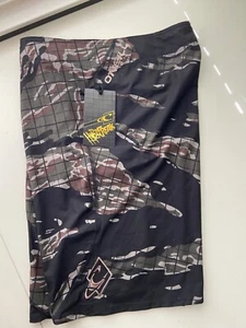 O’NEILL HYPERFREAK CAMOUFLAGE MENS BOARD SHORTS SIZE 34 - Picture 1 of 2