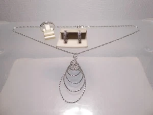 925 Silber Set Anhänger ovale Ringe gedrehte Kette Ring Ohrringe klare Steine - Bild 1 von 23