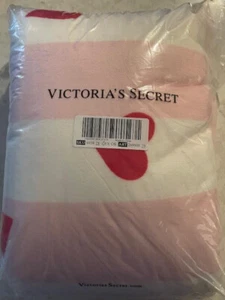NEW IN PACKAGE, VICTORIA'S SECRET COZY PLUSH BLANKET PINK/WHITE W/ RED HEARTS - Picture 1 of 2