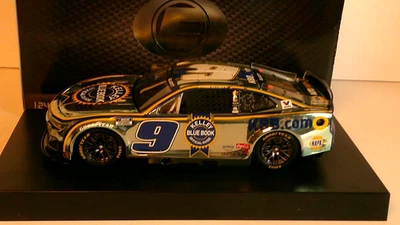 2025 Chase Elliott Kelly Blue Book Color Chrome  1/24 Elite /1 of 24/ DIN#7 - Image 1 of 4