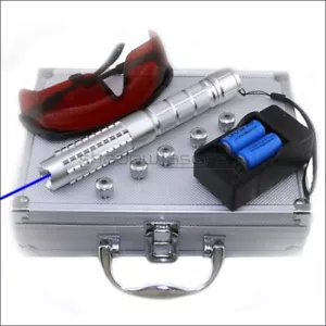 BQ9 450nm Messa a fuoco regolabile BRUCIA puntatore laser blu raggio visibile e batteria US - Foto 1 di 11