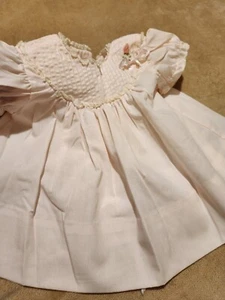 Vintage Baby Kleid rosa Plissee Mieder Größe 0 - 6? Monate Johnston - Bild 1 von 4