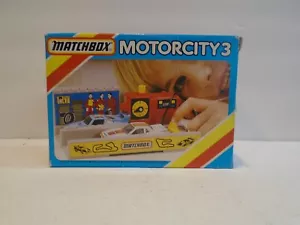 Matchbox Motorcity 3 Pit Stop - Picture 1 of 6