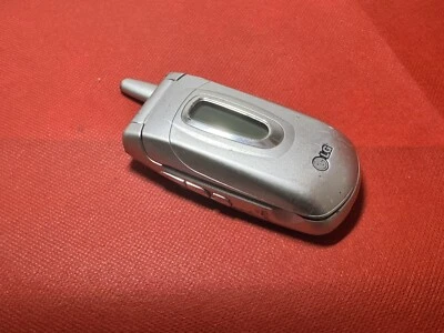 LG G5400 Silver ( Unlocked ) Mobile Phone - Image 1 of 4