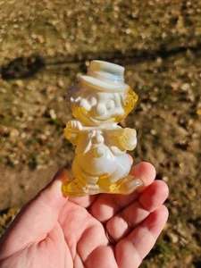 Estatuilla de payaso vintage Mosser amarillo blanco escoria de vidrio TUFFY The Fiddling 4" - Imagen 1 de 6