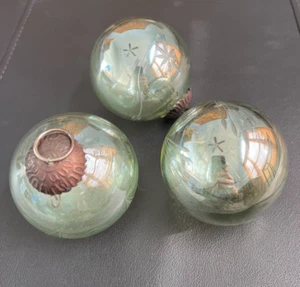 Drei 3" klare hellgrüne Vintage Kugel Stil geätzte Glas Weihnachtsschmuck - Bild 1 von 11