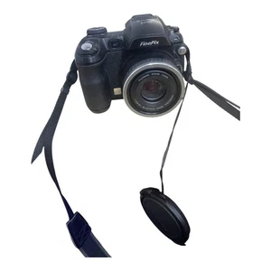 Fugi S5000 Camera SLR Super CCD HR Technology Records Zoom Lens 10 x Optical - Picture 1 of 9