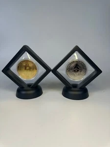 Bitcoin & Ethereum physische Münze mit Aufsteller - Sammlerstück Krypto Halter - Bild 1 von 10