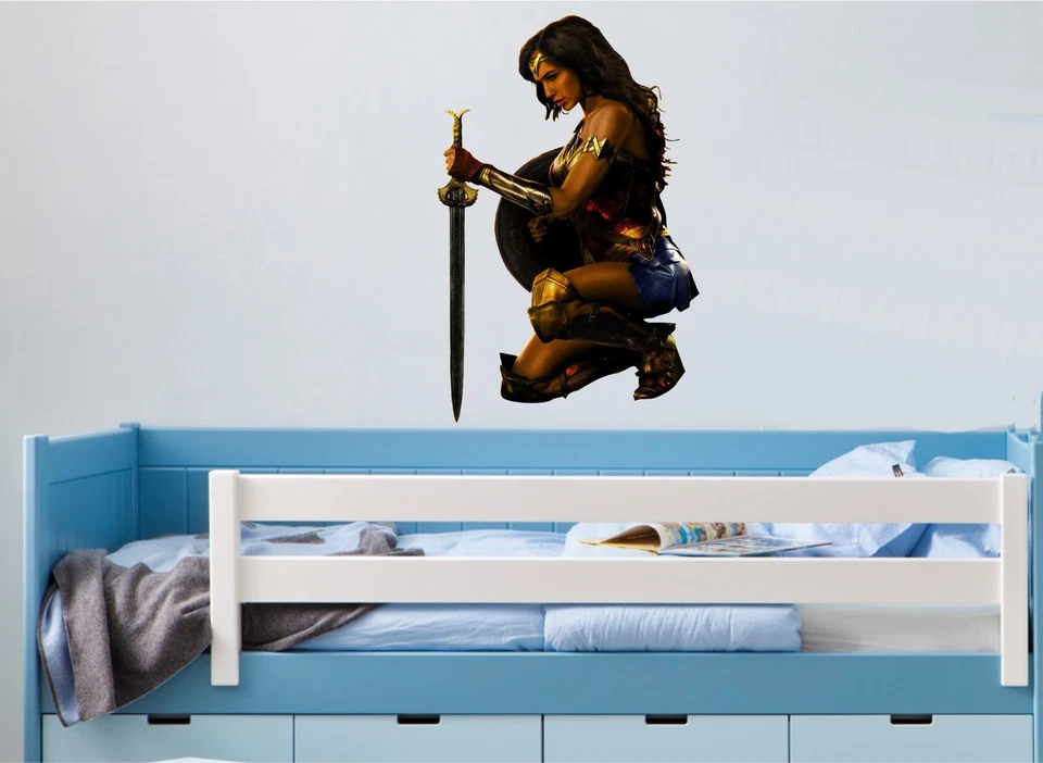 WONDER WOMAN WALL ART STICKER - 6 x great sizes - Great decal for any room - Image 1 of 1