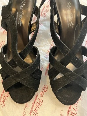 PÉTALOS DE ROSA POR CUNAS PARA CAMINAR Talla 9 Negro Brillante Puntera Abierta NUEVO Tacones FIESTA Foto 1 de 4