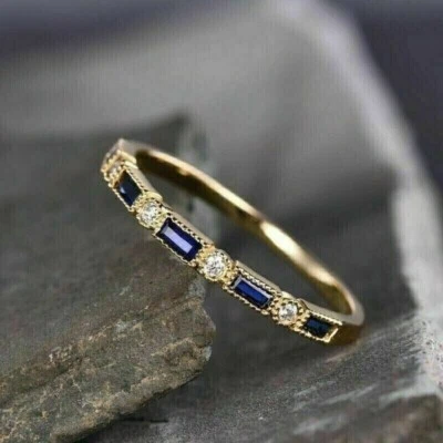 Alianza de boda enchapada en oro amarillo de 14K zafiro creado en laboratorio corte baguette de 2 quilates Foto 1 de 3