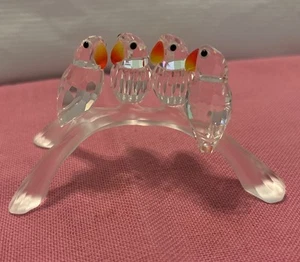 Cristal Swarovski 4 pájaros del amor bebé loros guacamayos en rama 199123 - Imagen 1 de 5