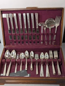 Vtg 1938 ONEIDA PRESTIGE GRENOBLE Silver Plate Service 51 Piece With Chest - Picture 1 of 15