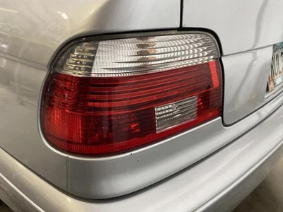 Luz trasera izquierda del conductor con lente transparente para BMW M5 00-03 1892863 Foto 1 de 4