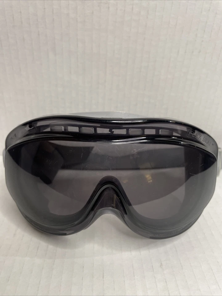 Gafas Flexseal Uvex B-D Z87+, Z94.3 con revestimiento Hydroshield Foto 1 de 4