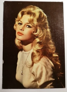 Foto postal francesa original vintage de Brigitte Bardot 1958 n.º 1012 de Sam Levin - Imagen 1 de 5