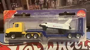 SIKU SUPER 1612 SCANIA T143H-400 LOW LOADER WITH SPACE SHUTTLE SEMI TRAILER - Picture 1 of 3