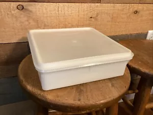 Vintage Tupperware #514 - quadratischer Aufbewahrungsbehälter - durchsichtig 9"x9"x3" mit Deckel - T41 - Bild 1 von 10