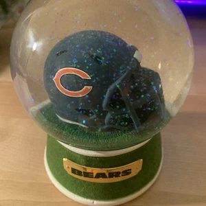 NFL CHICAGO BEARS FOOTBALL HELMET SNOW GLOBE MEMORY COMPANY WITH BOTTLE OPENER - Picture 1 of 3