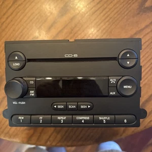 2005-2007 Ford F250 AM/FM Radio 6 Disk CD Player Pioneer   6C3T-18C815-AA - Picture 1 of 6