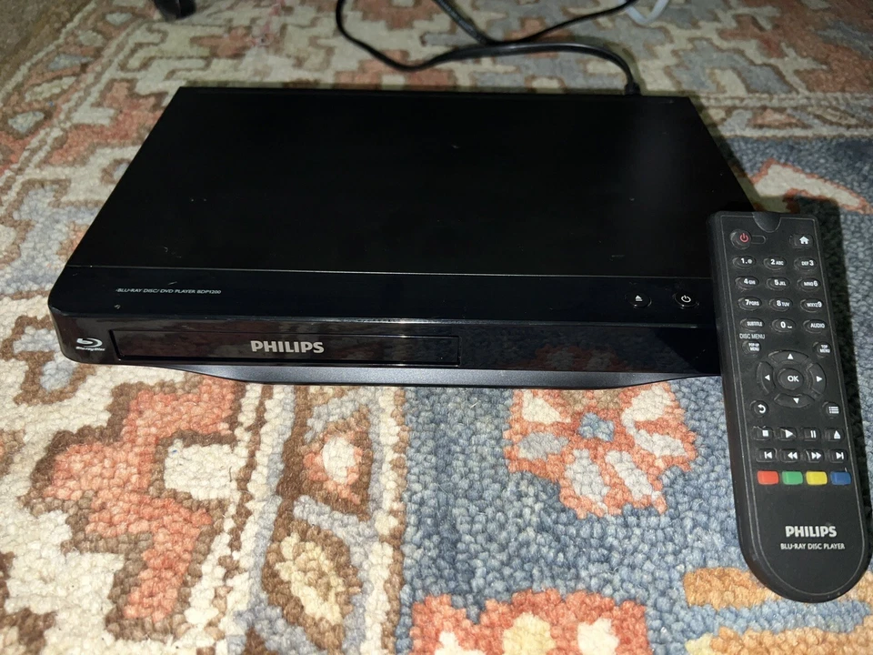 Reproductor de discos Blu-ray/dvd Philips (BDP1200) con control remoto funciona muy bien Foto 1 de 1