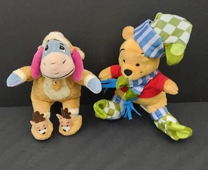 12" Reno Eeyore Dormitorio y Winnie Pooh Sombrero Bufanda Tienda Disney Peluche - Imagen 1 de 14